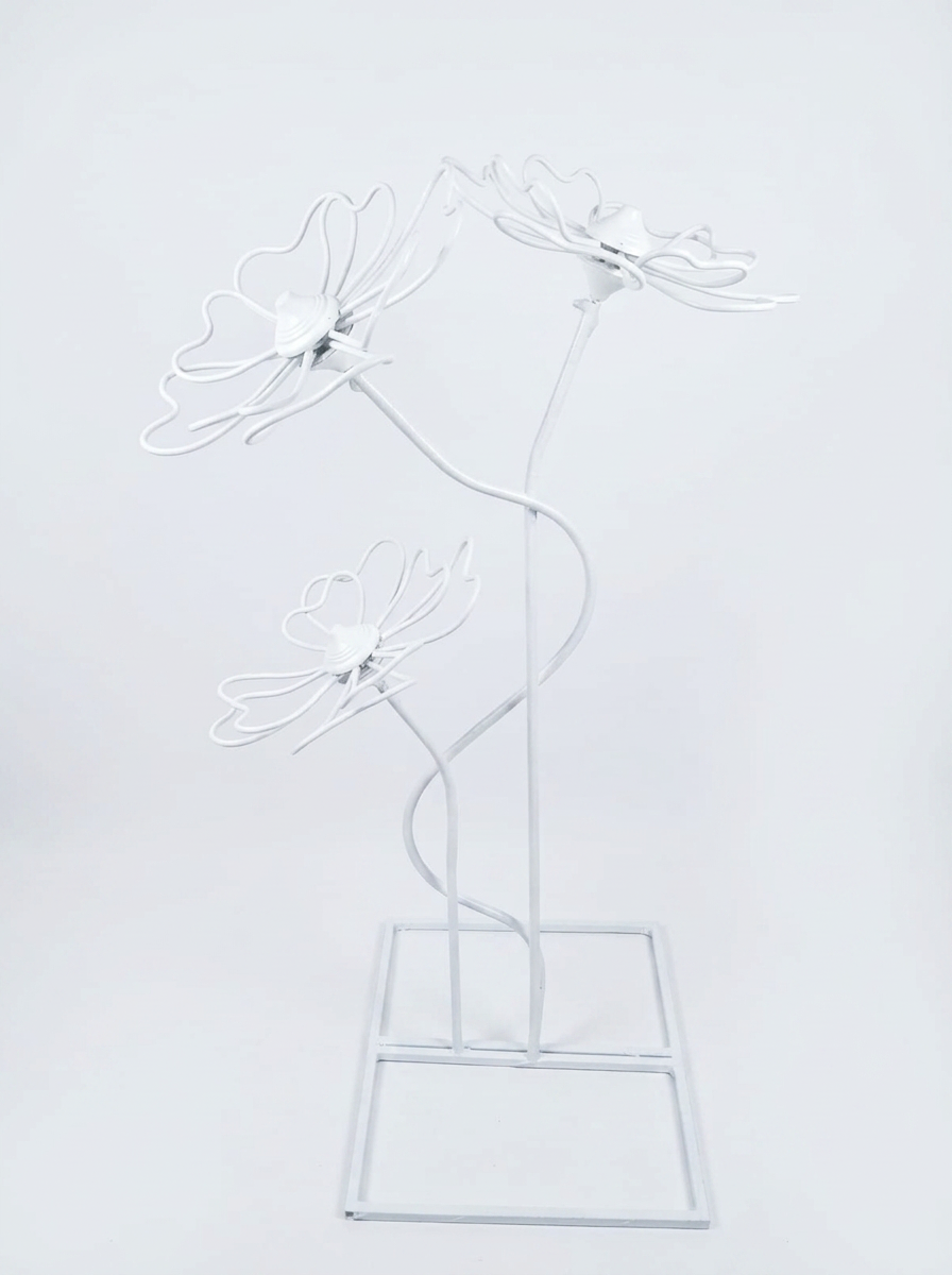 White Tri-Flower Wire Standee