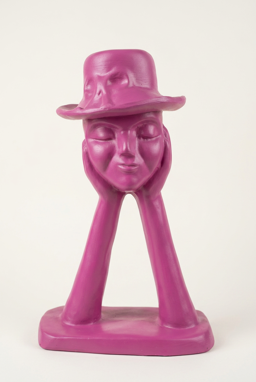 Magenta Hat Face-In-Hands Bust — MD 1037