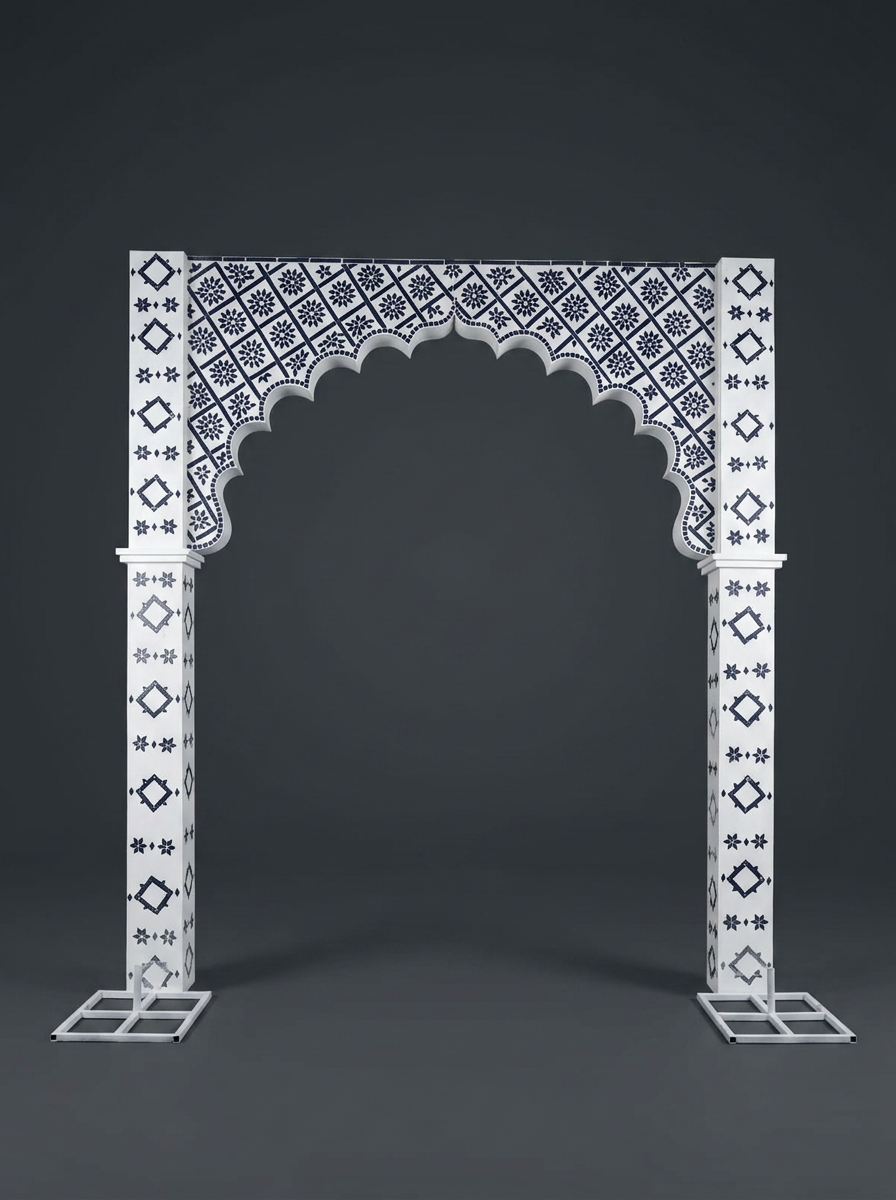 Scalloped Mughal Gate in Ivory & Indigo