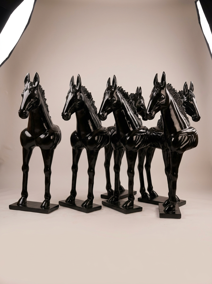 Black Horse Row in Gloss Black